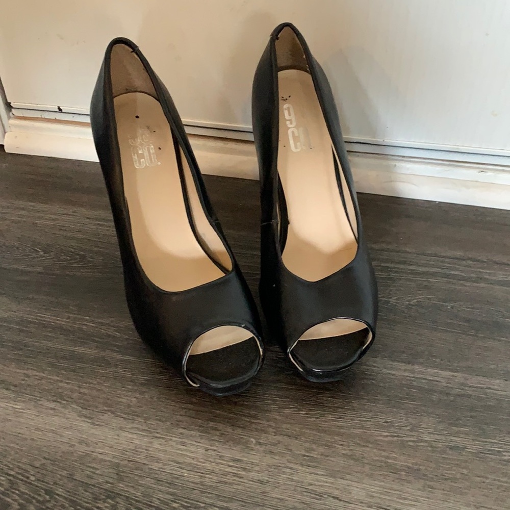 Simple black heels!